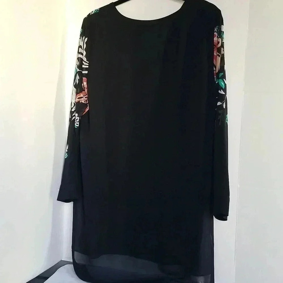 Chico's long flowy blouse 1 - Picture 3 of 8